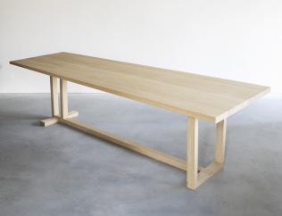 WEDGE TABLE